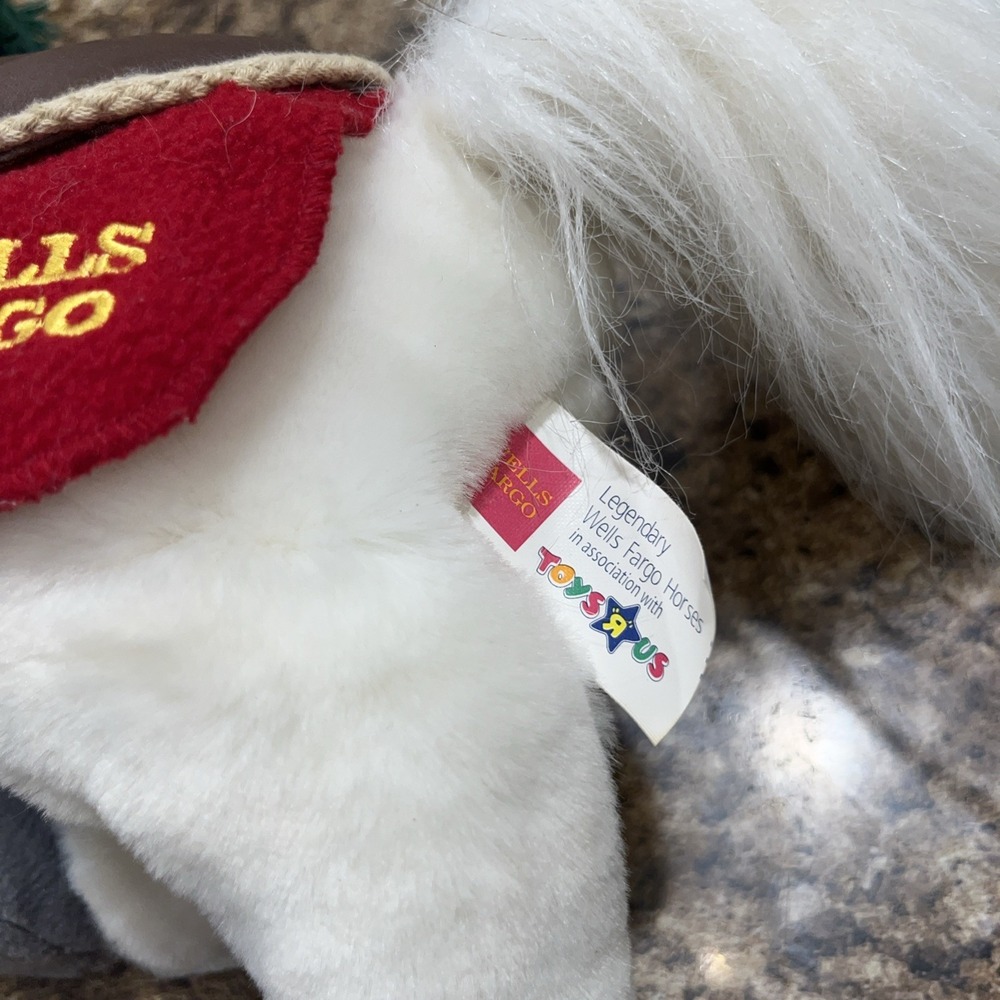 Toys R Us Horse Plush Wells Fargo Legendary Christmas Wreath White 2003 16" - Picture 7 of 13